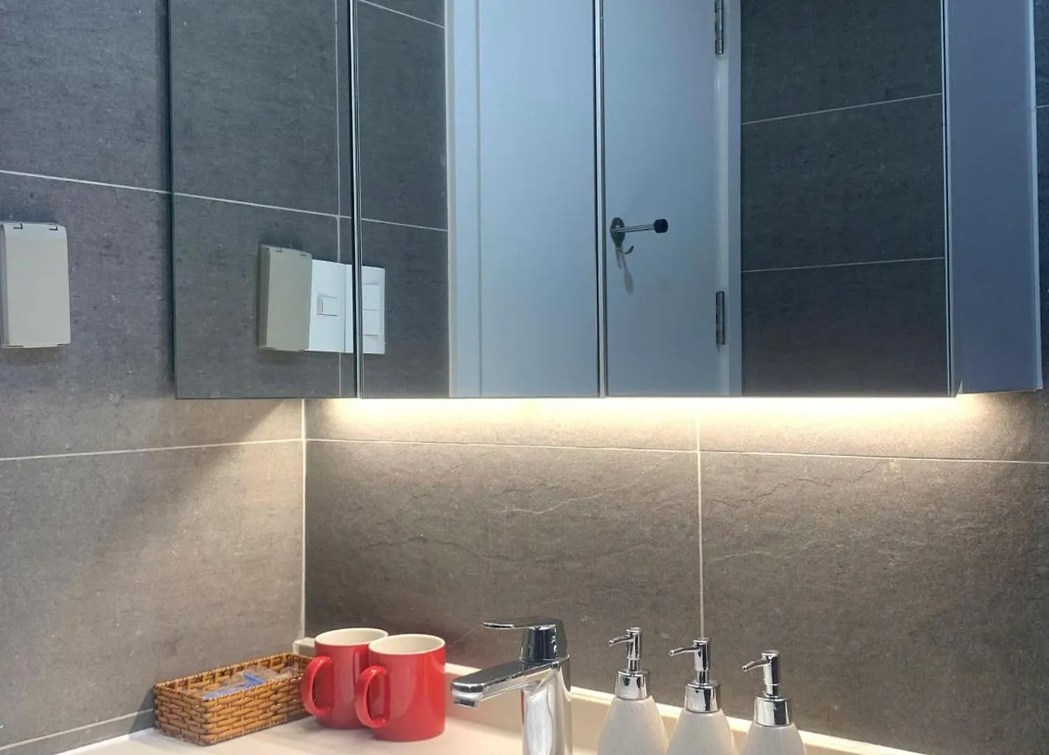 Republic Apartment Nearby Airport Free Pool Gym Ho Chi Minh City 0*,  Vietnam