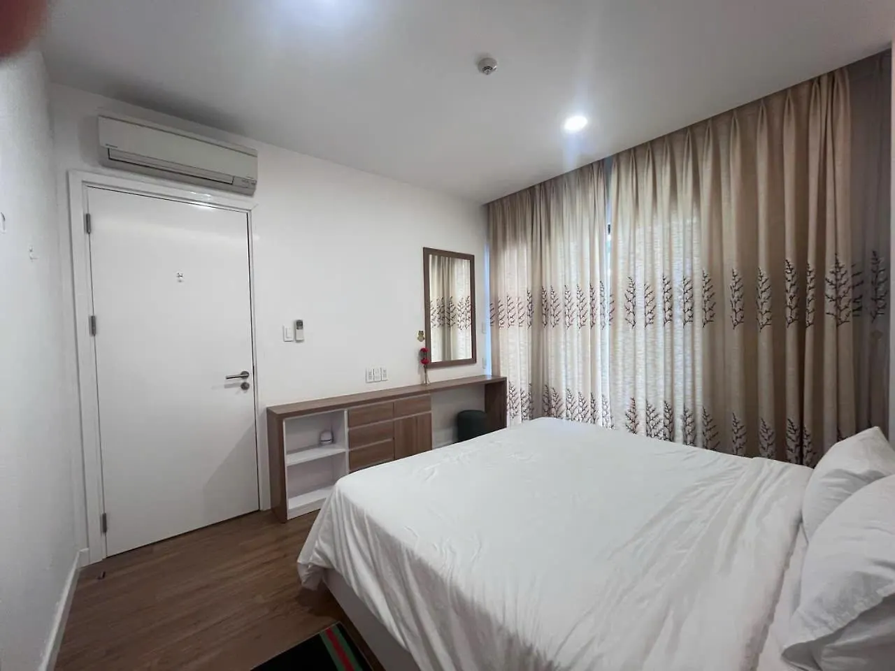 Republic Apartment Nearby Airport Free Pool Gym Ho Si Minh-város 0*,  Vietnám
